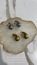 Load image into Gallery viewer, The Tear Drop
