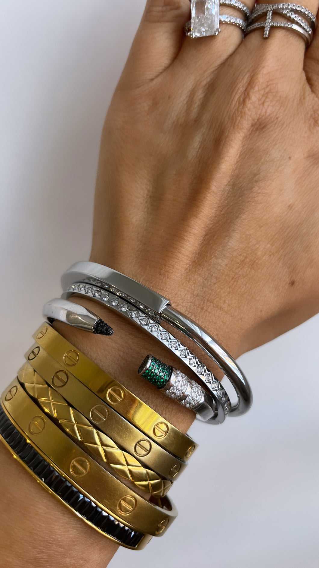 The plain Harmony bangle