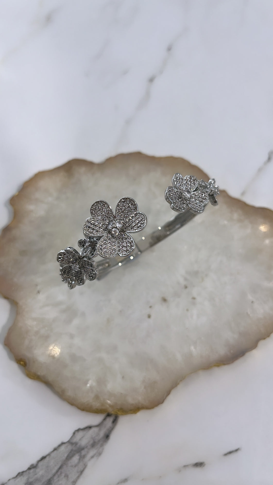 Flower bangle